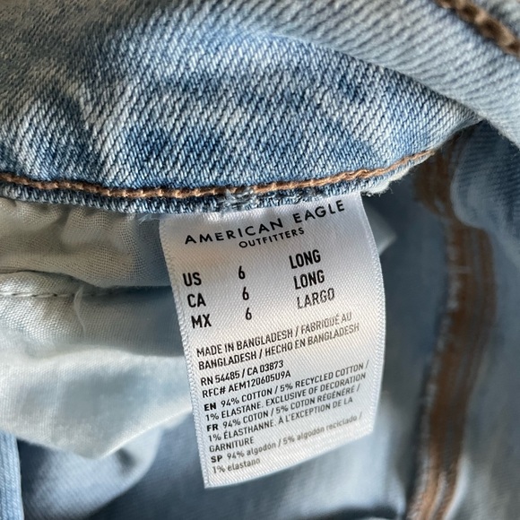 American Eagle 90’s Jeans - Picture 2 of 3